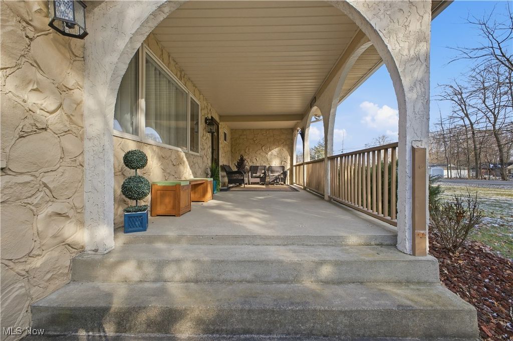 Photo of 4538 Lockwood Boulevard, Youngstown, OH 44511 (MLS # 5181606)