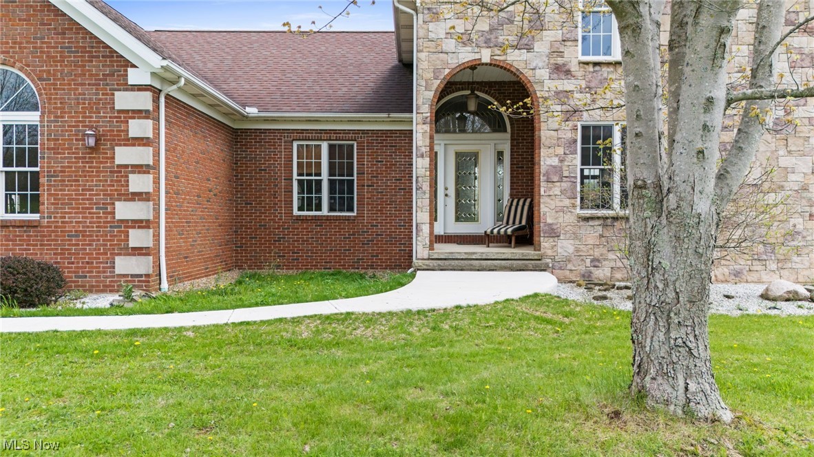 10085 Locust Grove Drive, Chardon, Ohio image 36