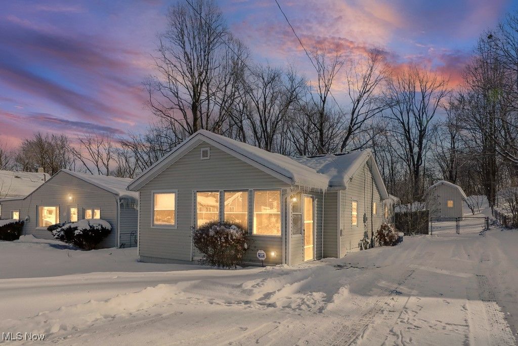 Photo of 961 Crestline Drive, Akron, OH 44312 (MLS # 5183692)