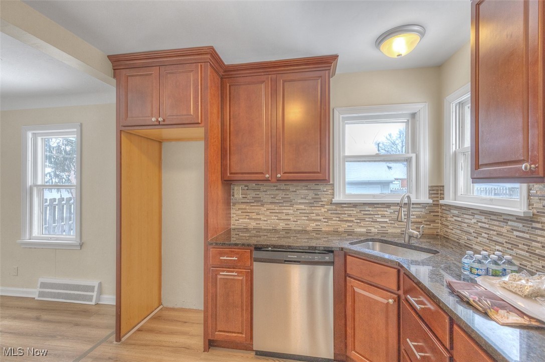 Bungalow - Residential