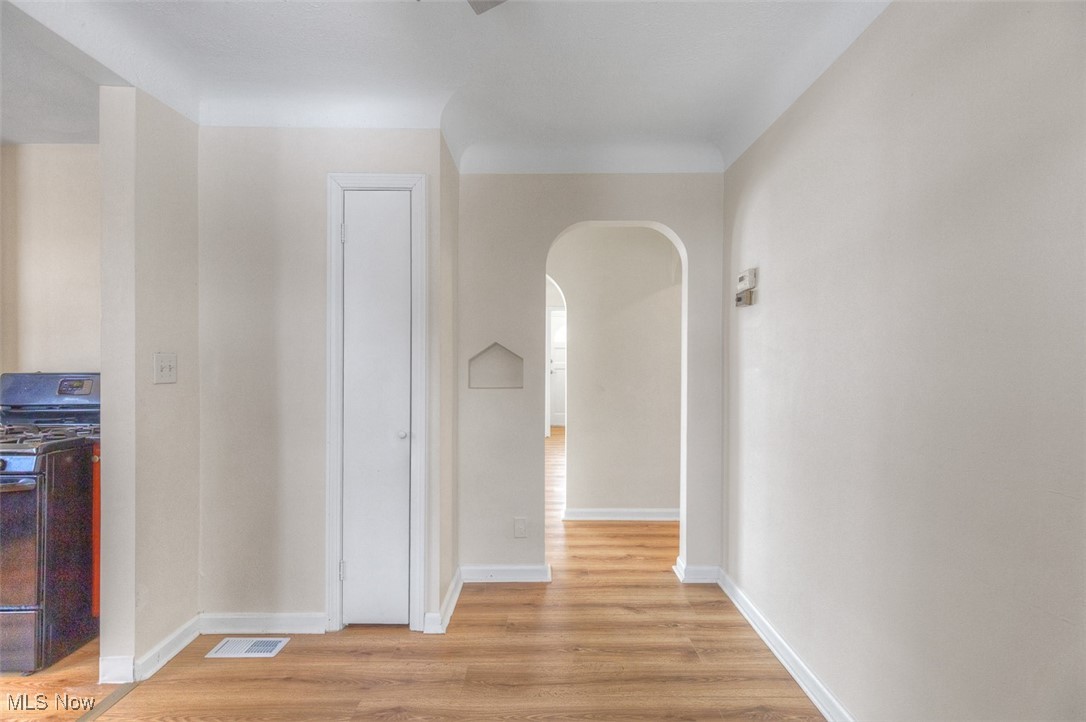 Bungalow - Residential