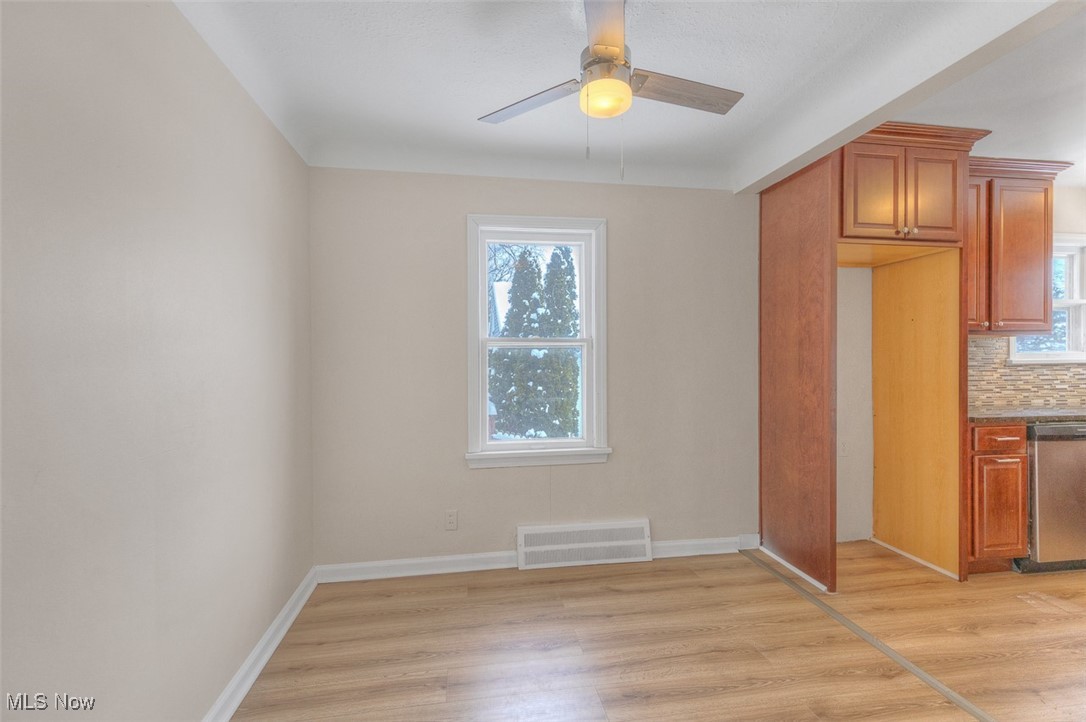 Bungalow - Residential