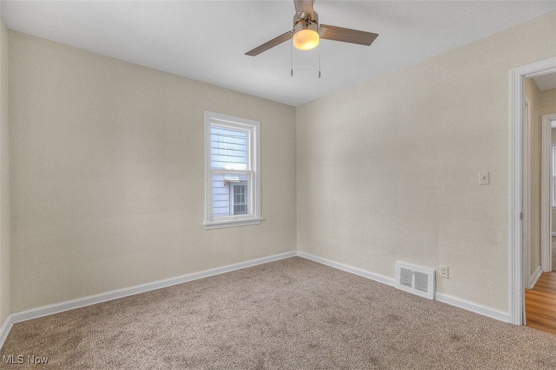 Bungalow - Residential