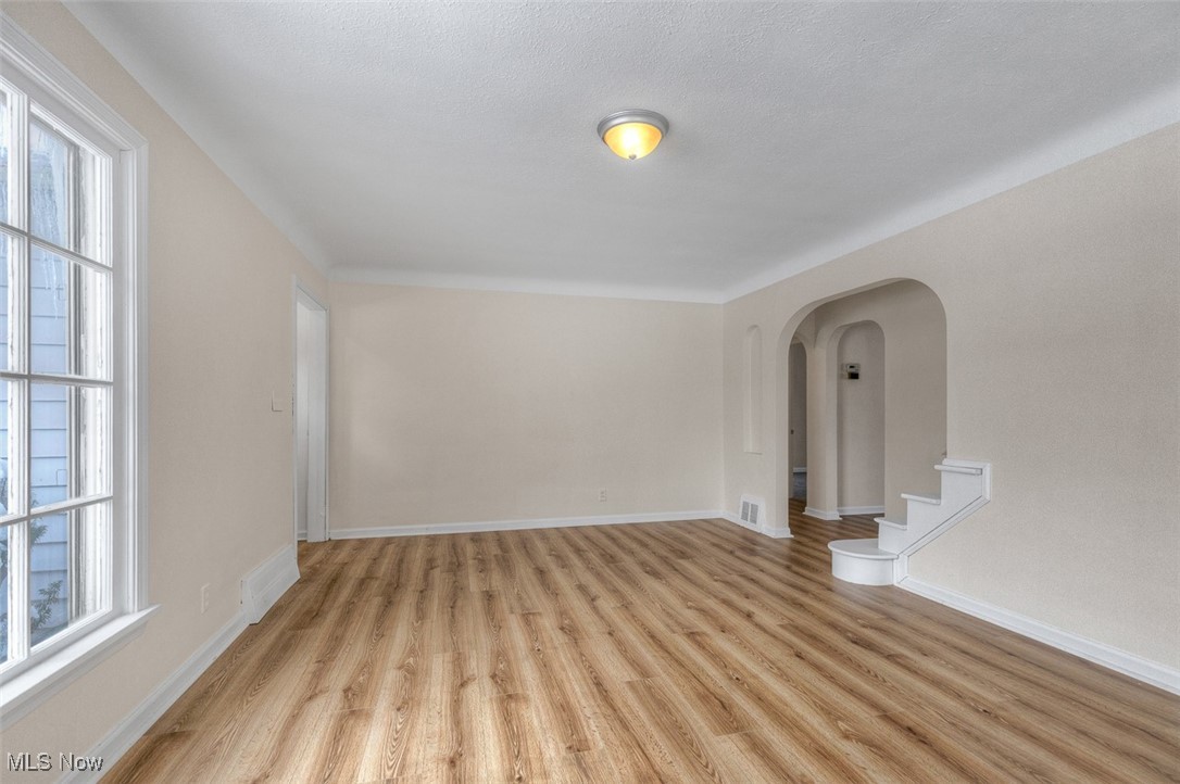 Bungalow - Residential