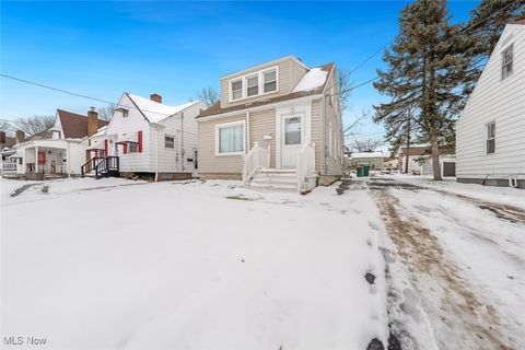 Tiny photo for 18851 Raymond Street, Maple Heights, OH 44137 (MLS # 5178207)