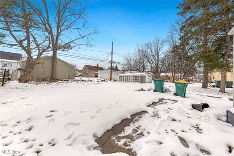 Tiny photo for 18851 Raymond Street, Maple Heights, OH 44137 (MLS # 5178207)