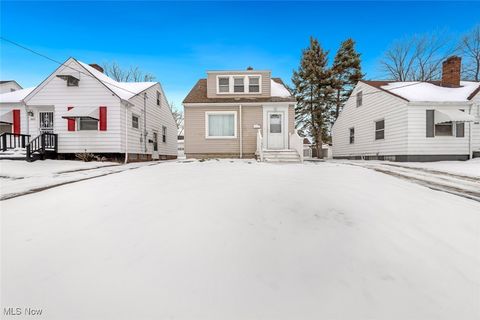 Tiny photo for 18851 Raymond Street, Maple Heights, OH 44137 (MLS # 5178207)