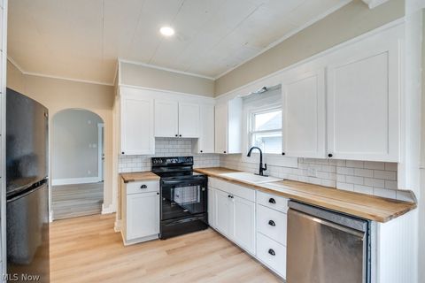 Tiny photo for 1610 23rd Street NE, Canton, OH 44714 (MLS # 5203564)