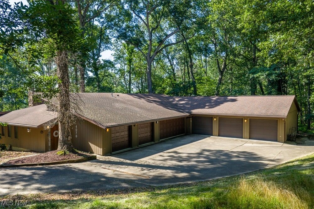4076 Winkler Dr Extension NW