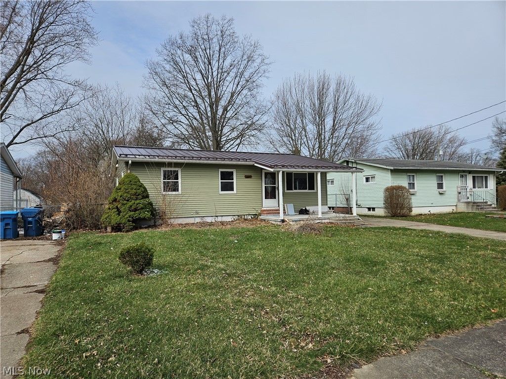 Photo of 1506 Nevada Avenue, Lorain, OH 44052 (MLS # 5194570)