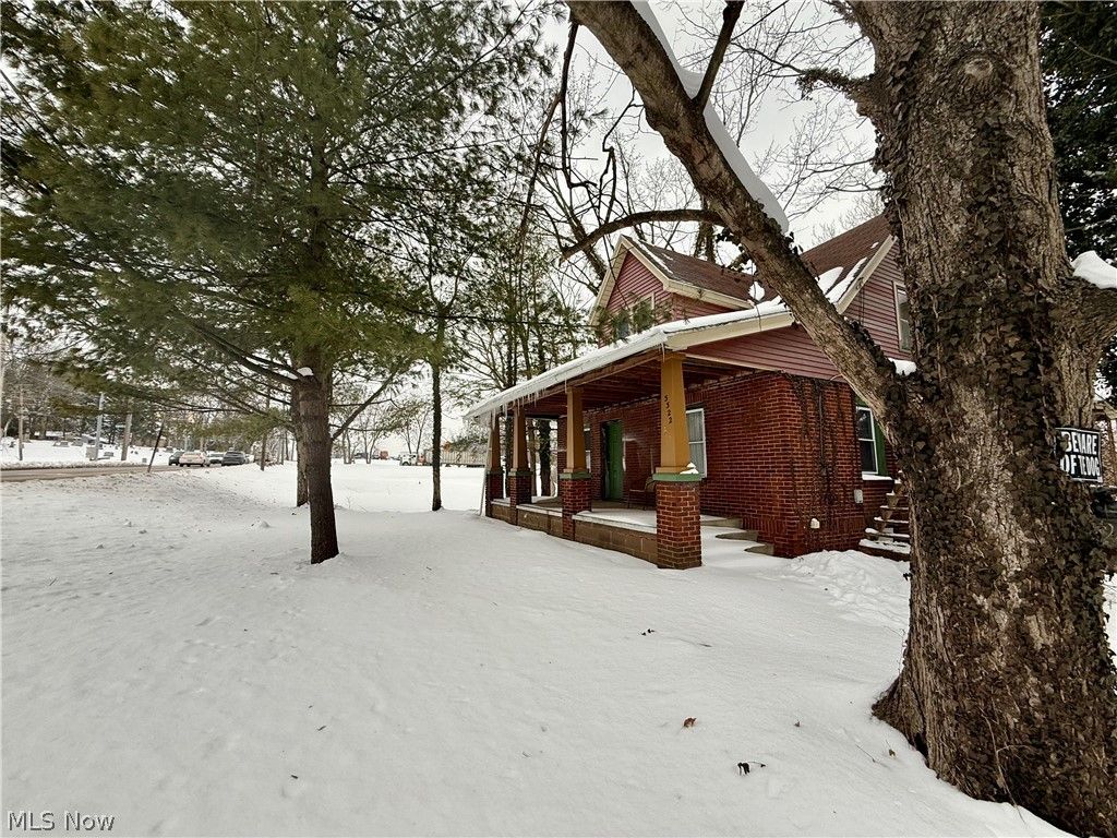 Photo of 3322 McCartney Road, Youngstown, OH 44505 (MLS # 5186840)