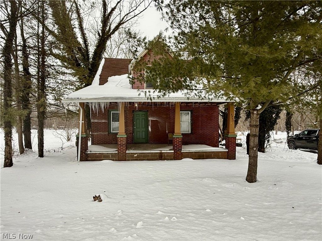 Photo of 3322 McCartney Road, Youngstown, OH 44505 (MLS # 5186840)