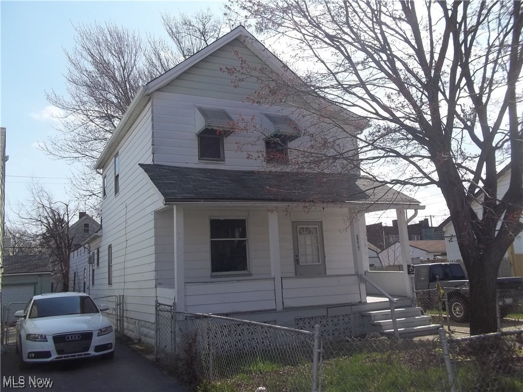 PHENOMENAL investment opportunity! This duplex comes with a reliable EDEN tenant already in place, paying $1,700/month—instant cash flow! The back unit has been recently cleaned out and is move-in ready, making it a prime opportunity to add another tenant and maximize your rental income. Convenient location, amazing rental history, and ready to go—don’t miss out on this one!