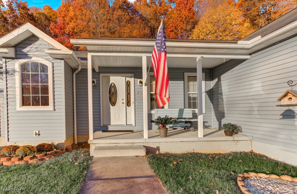 21 Itawamba Trail, Malvern, Ohio image 3