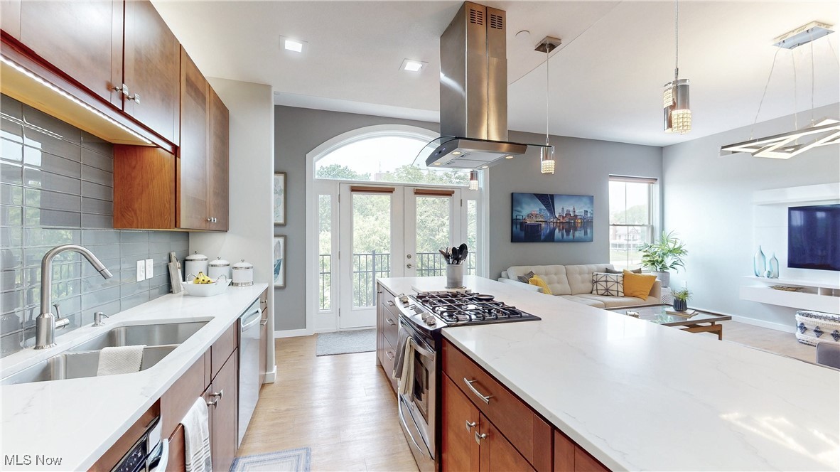 Village/Watermark Condo - Residential