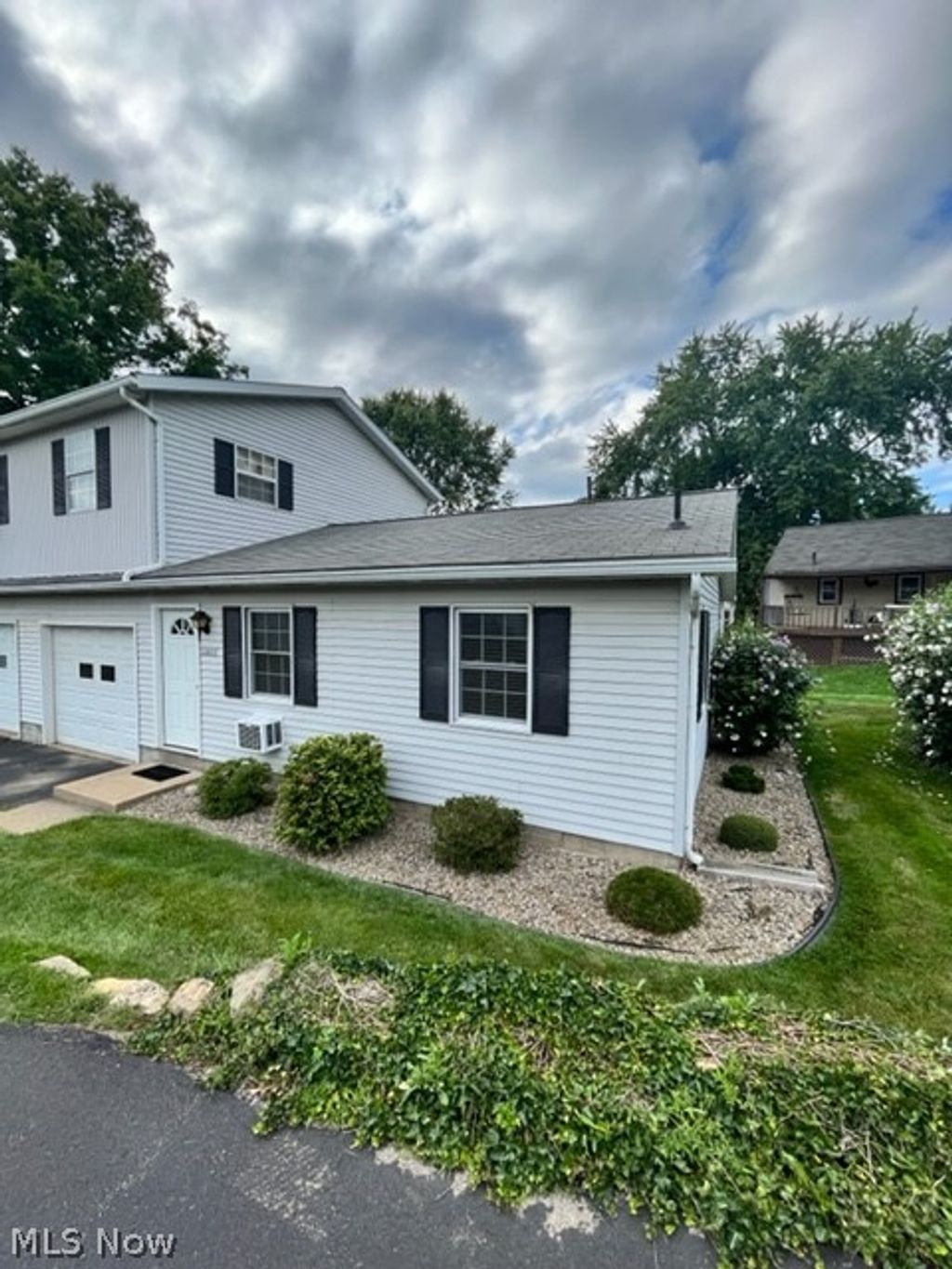 Photo of 1160 S Lincoln Avenue #C, Salem, OH 44460 (MLS # 5201120)