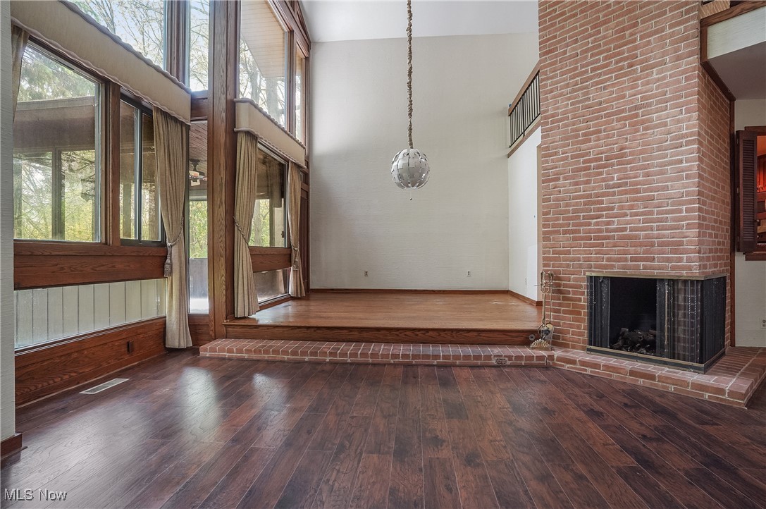 285 North Road NE