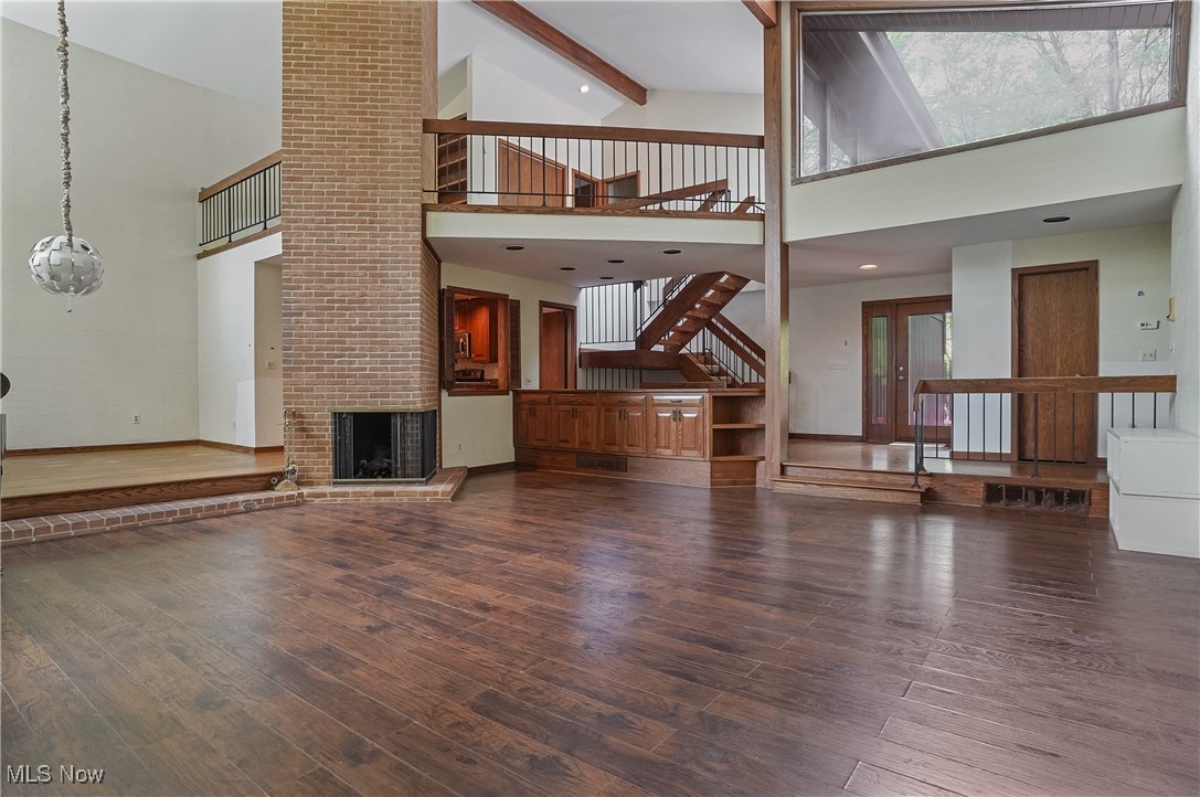 285 North Road NE