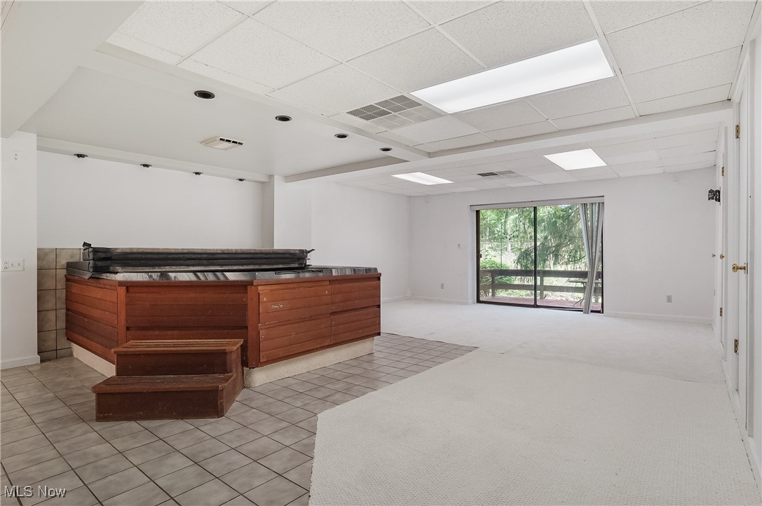 285 North Road NE