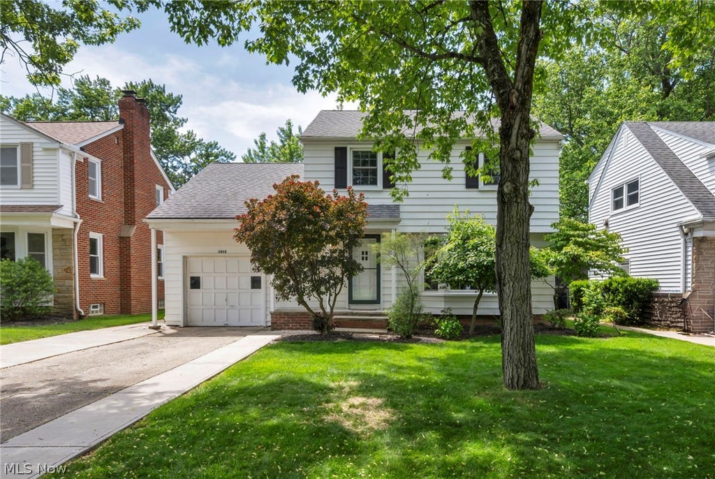Photo of 1412 Henning Drive, Lyndhurst, OH 44124 (MLS # 5215016)