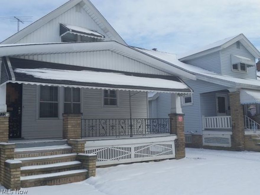 Nicely kept 3 bedrm Colonial w/3 bedrms w/private access. 1.5 Baths. Home needs some TLC and was used as rental prior. Nice location. Great home or rental property. Home is subject to short sale approval. Bring offers.