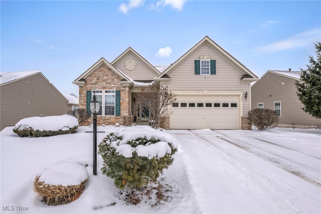 156 Weatherstone Drive, Berea, Ohio image 1