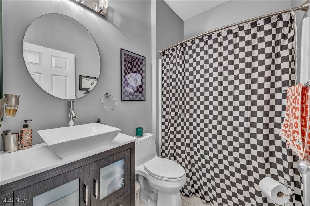 156 Weatherstone Drive, Berea, Ohio image 32