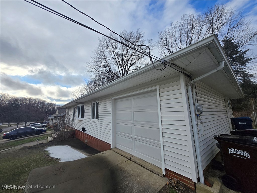 3420 Winthrop Drive, Parma, Ohio image 16