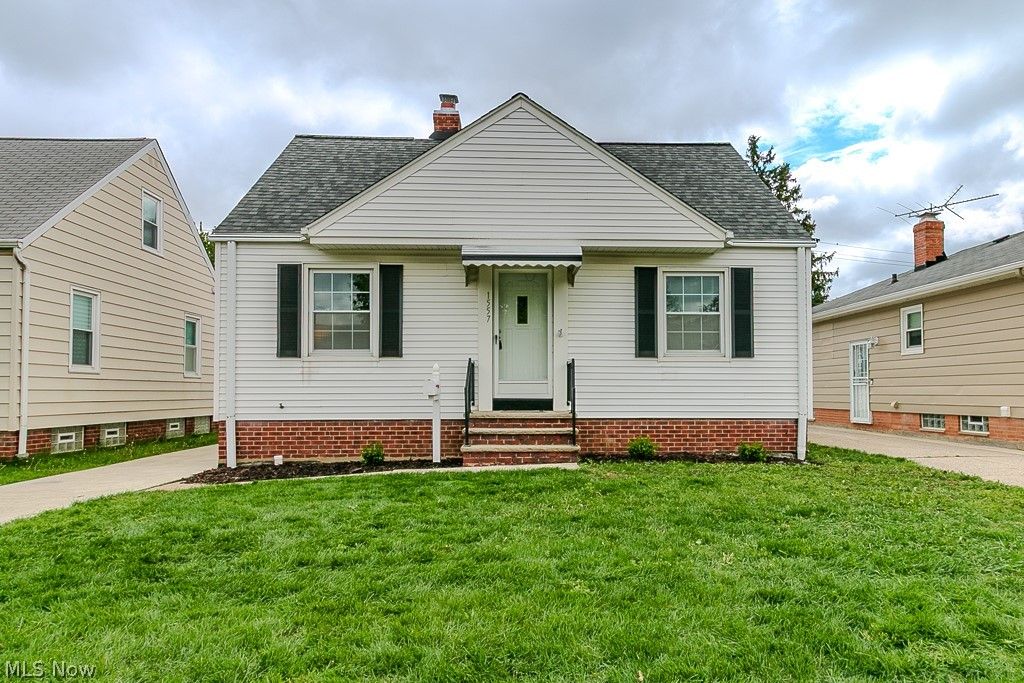 Photo of 1557 Woodhurst Avenue, Mayfield Heights, OH 44124 (MLS # 5206361)