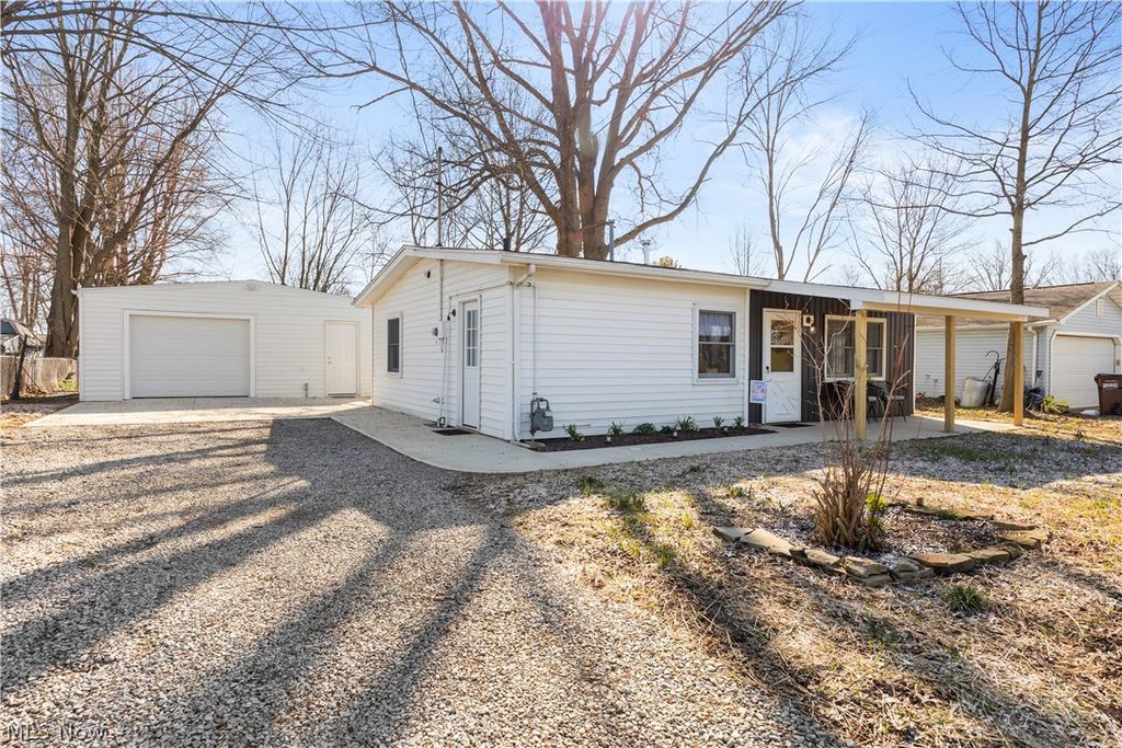 Photo of 12361 Avalon Drive, Grafton, OH 44044 (MLS # 5196297)