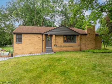 Homes For Sale - 804 Overridge Avenue<br/> North Canton, OH 44720