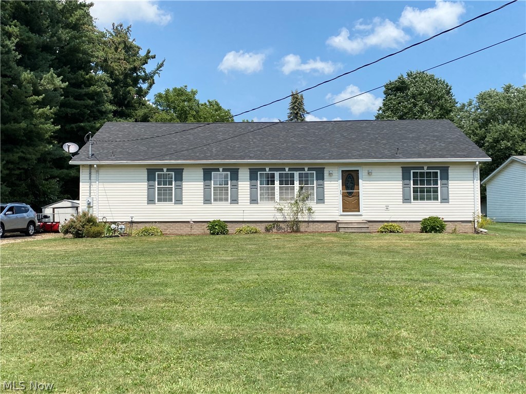 Looking for a spacious home in Louisville School district? Here you go! This Nimishillen Township home has great flow, fresh paint all through, big closets, and a huge back yard!!! The roof is under 5 years old. Gutter guards, 22x12 back deck, water softener, high efficiency a/c and furnace all in 2021.