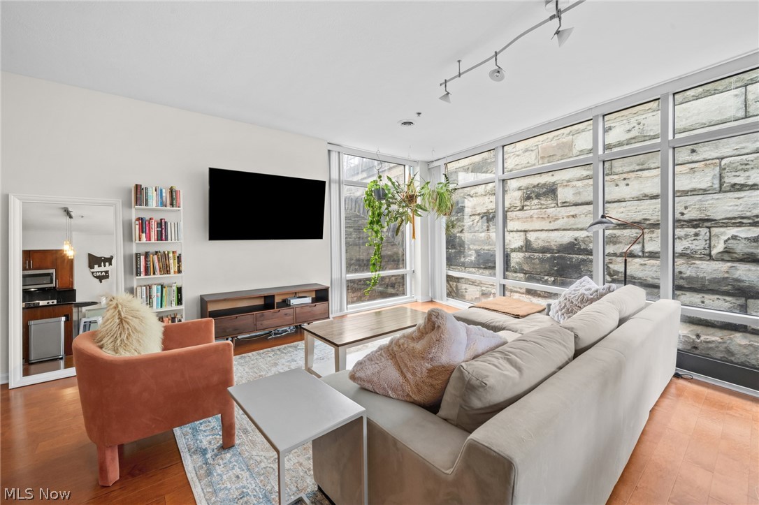 1237 Washington Avenue 601
