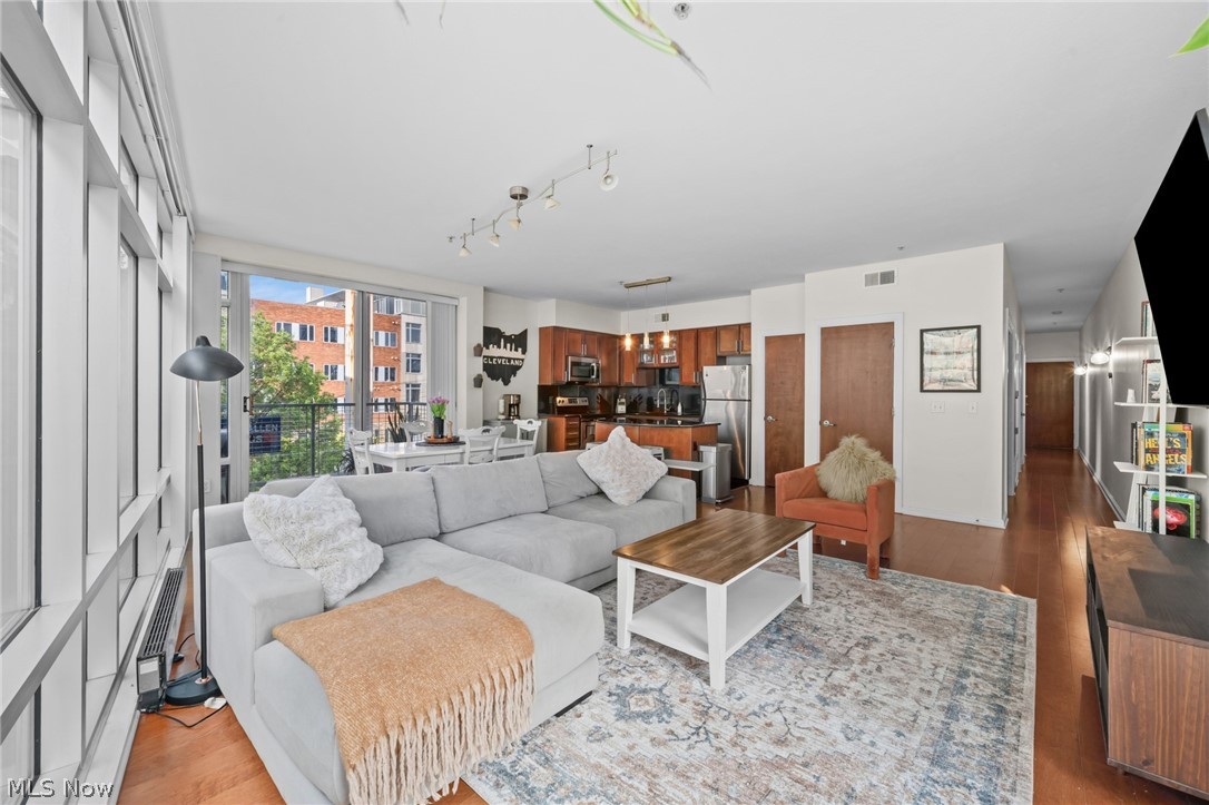 1237 Washington Avenue 601