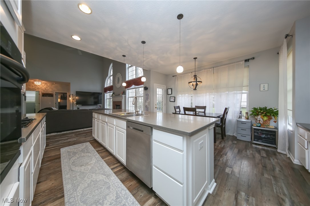 2409 Quail Hollow Holw, Avon, Ohio image 11