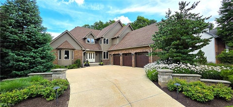 Homes For Sale - 14578 Windsor Castle Ln<br/> Strongsville, OH 44149