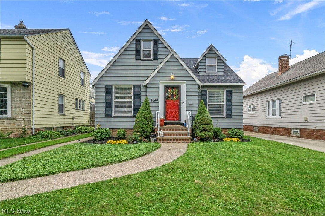 4044 W 157th Street