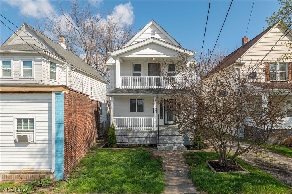 Photo of 828 W 11th Street, Lorain, OH 44052 (MLS # 5198274)