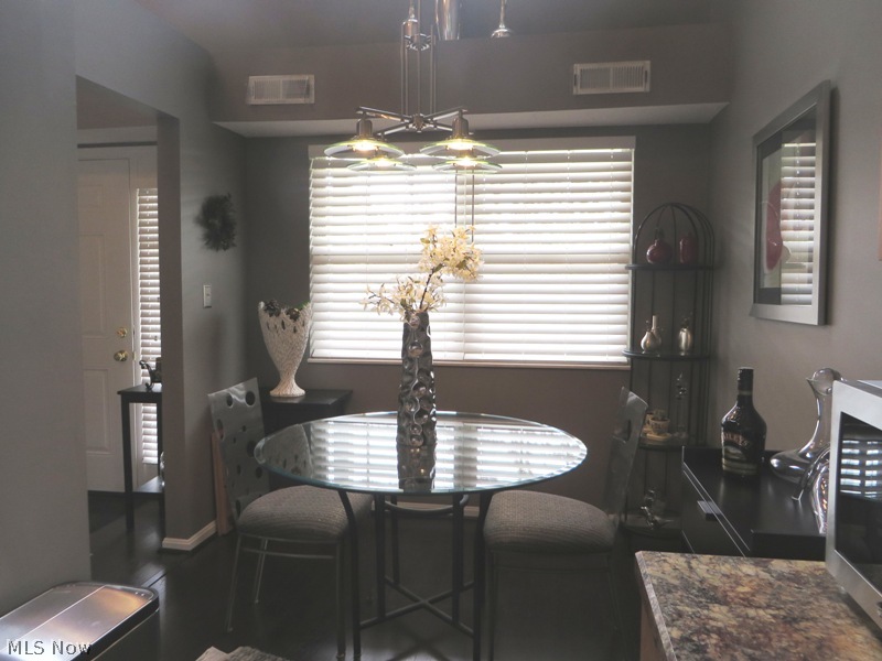 Edgebrook Condo - Residential