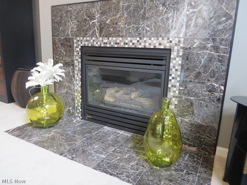 Edgebrook Condo - Residential