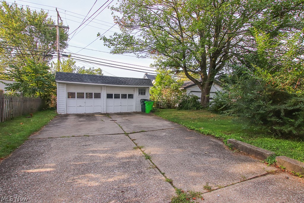 Walton Realty Companys Garfie - Residential