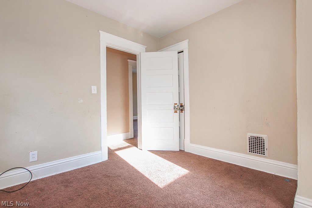 Walton Realty Companys Garfie - Residential