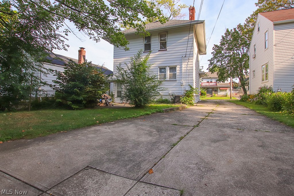 Walton Realty Companys Garfie - Residential