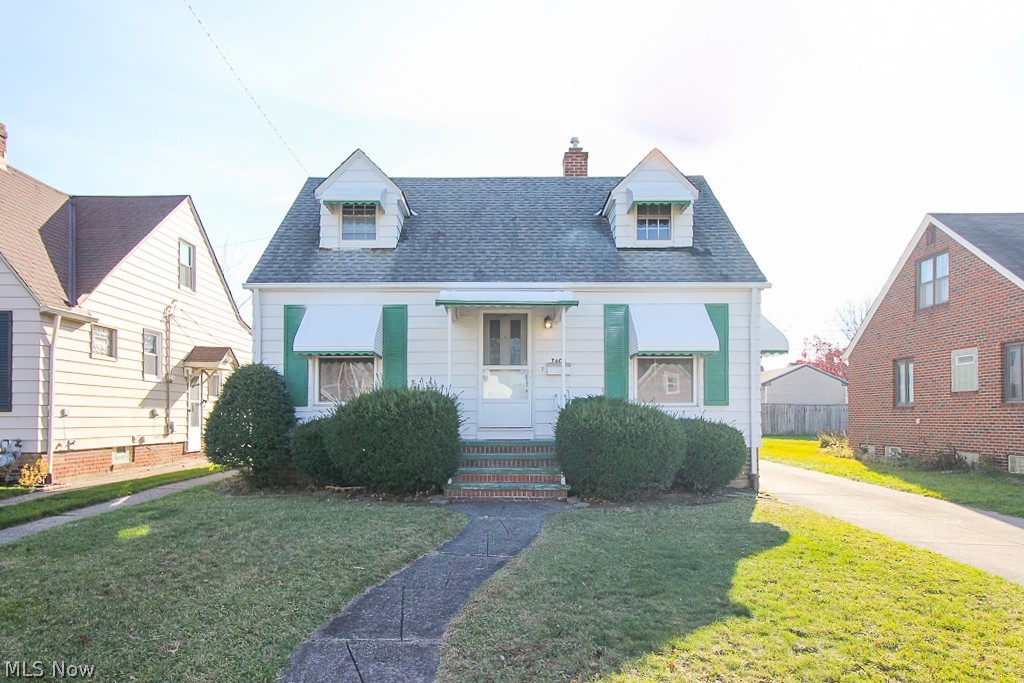 7605 Renwood, Parma - 2 bed, 2 bath Cape Cod Home!
$975 rent / $975 deposit
$25 application fee per adult
NO SECTION 8 / NO SMOKING
1-2 pets OK with non-refundable pet fee (breed restrictions apply!)
1 time $69 non-refundable set up fee paid at lease signing
All applicants are required to fill out a PetScreening application, found on our website directly on the application before being processed. Even if you have NO pets, this application must be filled out.
This cape cod home near Parma's Ridge Circl is a perfect find in today's bustling rental market with plenty of updates for the resident to enjoy! The living room features beautifully restored hardwood floors & plenty of natural lighting. The eat-in kitchen is spacious and has a stove and fridge onsite for residents use. A large three seasons room at the rear of the property provides additional storage or entertainment space with views of the backyard and surrounding neighborhood. The bedrooms offer fresh paint, new car