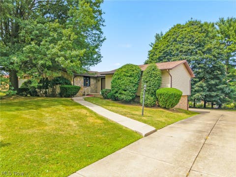 Homes For Sale - 5525 Glenhill Avenue<br/> Stark County, Canton, OH 44721