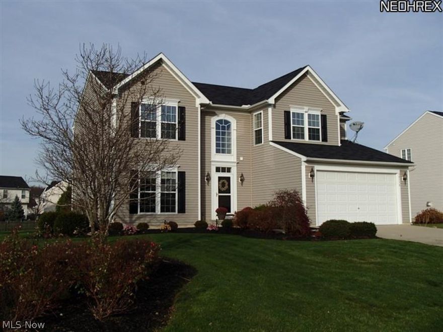 This stunning colonial is the home you have been looking for. As

soon as you walk in you will notice the difference from other homes.

The 9 foot ceilings, large eat in kitchen, bright, sunlit dining area with

vaulted ceilings, and new stainless steel appliances certainly set this

one apart from the rest. The kitchen and morning room are the heart

of this home. This open floor plan is ideal for entertaining. Tons of

cabinets and countertop space allow you room to store all of your

kitchen gadgets. The morning room offers a wall of windows

overlooking the backyard and relaxing pond. If you love to entertain

outdoors this is the home to host all of your summer barbecues!

Formal dining room for entertaining guests. Larger than most lots in

the area, great backyard for summer fun complete with a large patio!

With 4 bedrooms and 2 full bathrooms plus a powder room on the

main floor you are sure to have enough room for whatever your

needs. Spacious ma