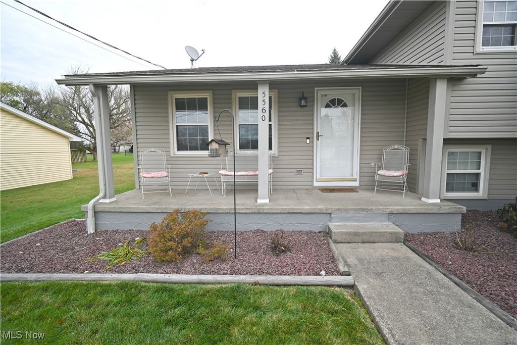 Photo of 5560 Madrid Drive, Austintown, OH 44515 (MLS # 5180233)