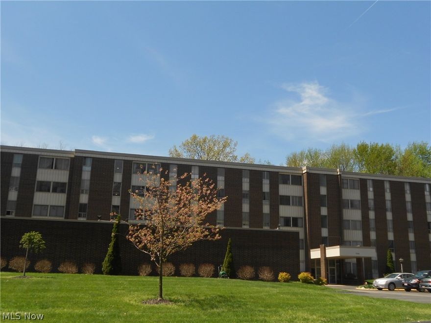 Maintenance free living!  Large dining room/living room combination, sliders to sun room, applianced eat-in kitchen with ceramic tile floor.  Spacious master bedroom with walk-in closet.  Property offers garage space #53 and a storage unit. Community amenities include a party room, exercise room, guest suites, outdoor heated pool, bocce ball court, clubhouse, and more. Maintenance fee covers all utilities (even cable) except for phone.  Desirable location, close to the  pool.