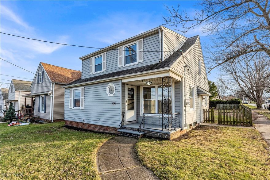 13104 Granger Rd, Garfield Heights -  Spacious 3 bed 1 bath single family home! //

Please utilize the ShowMojo online scheduler to fill out the prescreening questionnaire and to schedule your showing! //

$ 1400 rent / $ 1400 deposit //
$49 application fee per adult //
1-2 pets OK in this unit. After application pre-approval, a PetScreening is required for any animals to proceed with one of our properties; a PetScreening affidavit is still required if you have no pets. (Some breed restrictions apply per HUD guidelines). //
NO SMOKING //
1 time $149 non-refundable set up fee paid at lease signing //

$30/month required resident benefit package; can include personal property/liability insurance for an additional $5/month for $35/month total. //

All applicants are required to fill out a PetScreening application, found on our website/app before being processed. Even if you have NO pets - this app must be filled out. 1-2 pets OK w/ approved PetScreening & PetFee (Some breed restrictions apply). 1 time, non-refundable pet fee of $200-500 per animal applies to all pets & must be paid prior to or when you pay your 1st month rent. (No fee for qualified assistance animals) //

Our application is processed through secure site: Findigs. They require ID & income verification. Without this, your app will not be processed. They offer 24/7 chat support on their app directly if you have any questions //

BEDROOMS: 3 //
BATHROOMS: 1 //
APPLIANCES PROVIDED: N/A  //
UTILITIES / RESIDENT RESPONSIBILITY: Residents are responsible for all utilities including: water/sewer/trash, gas & electric and are responsible to maintain lawn care, maintenance & snow removal. //

Serious inquiries only.