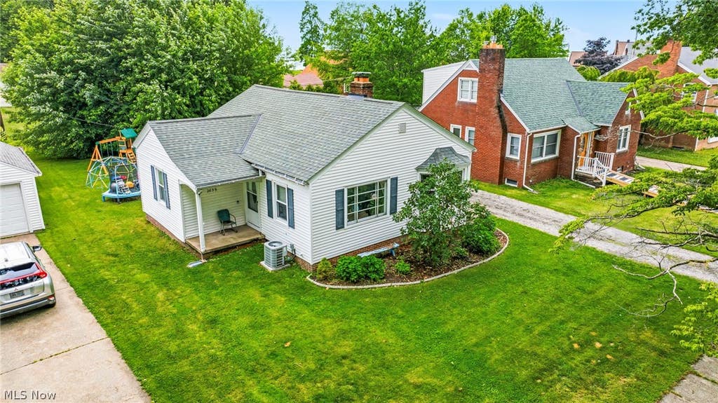 Photo of 2659 Arlington Avenue, Ashtabula, OH 44004 (MLS # 5223014)